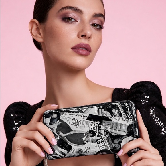 Magazine Cover Clutch - New - Picture 1 of 7